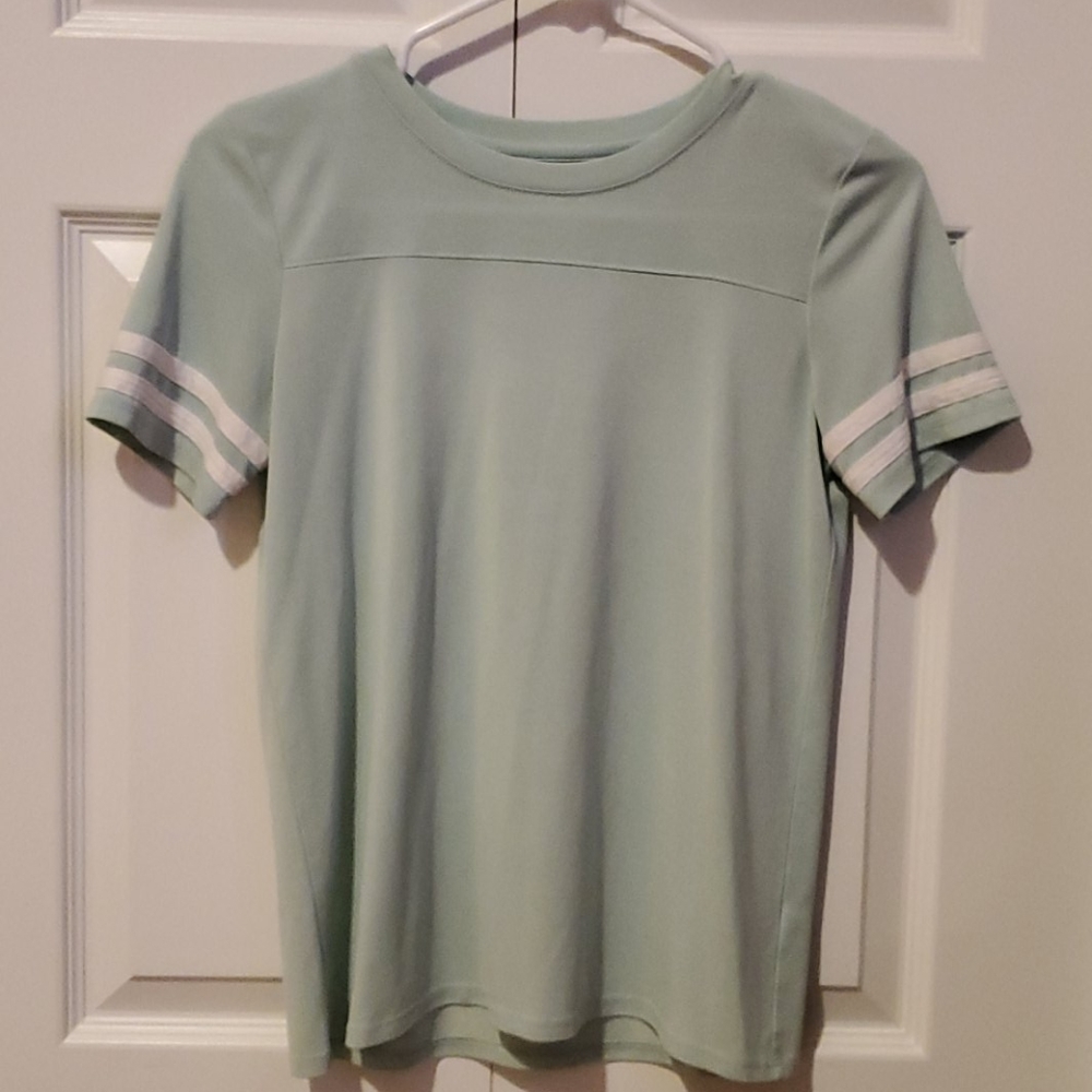 Girls sporty shirt